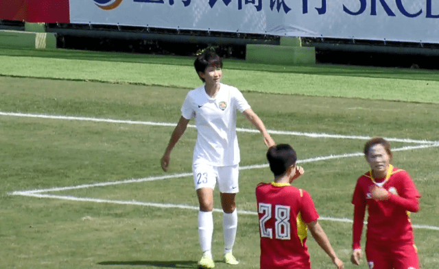 原创1比1到6比0女足11冠王爆发16岁新星神了2场2球禁区1v3戏耍