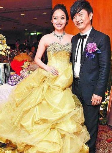 黄舒骏老婆比他小24岁图片