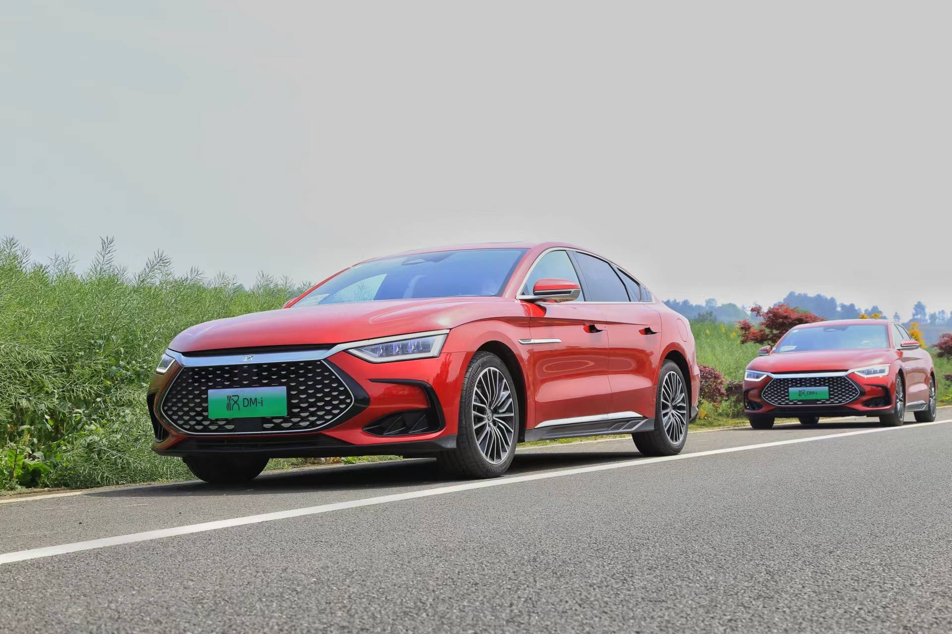 试驾比亚迪汉dm-i:可油可电,1300km续航,这台中大型轿车要火_搜狐汽车