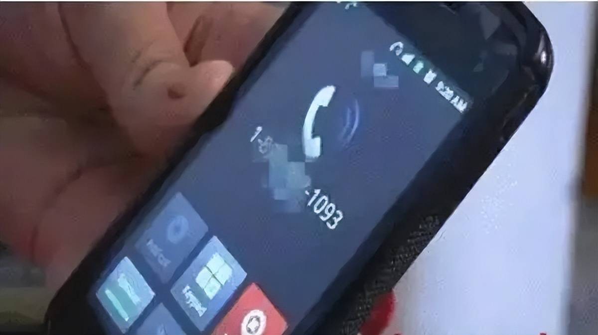 18年安徽男子凌晨电话响对方声音恐怖诡异报警调查机主已去世