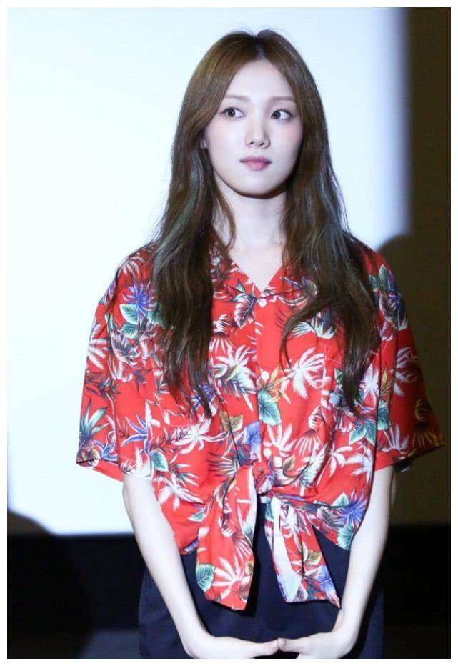 原创生图下的李圣经穿这毒液裤自带p图效果一般人不敢站一块