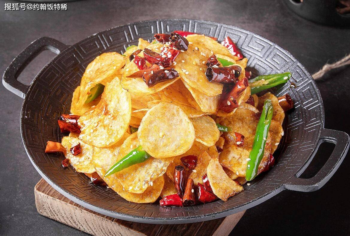 各地疫情反复居家囤菜建议首选这5样耐储存荤素搭配营养高