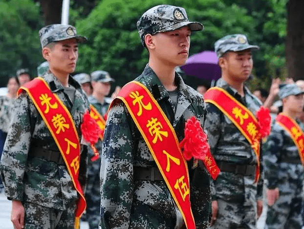 你的户口出现"拒绝兵役"这四个字,除了对自己很多事情有影响之外,还会