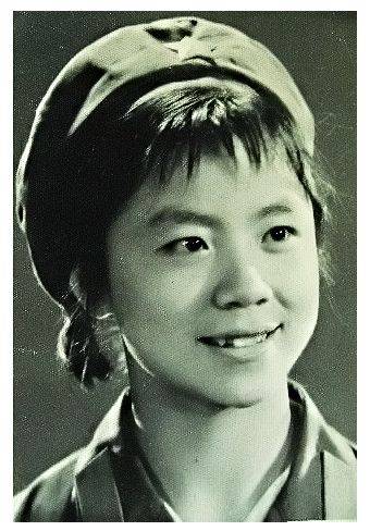 郭容容和电影组的其他几位同志被分配到伤烈组工作.