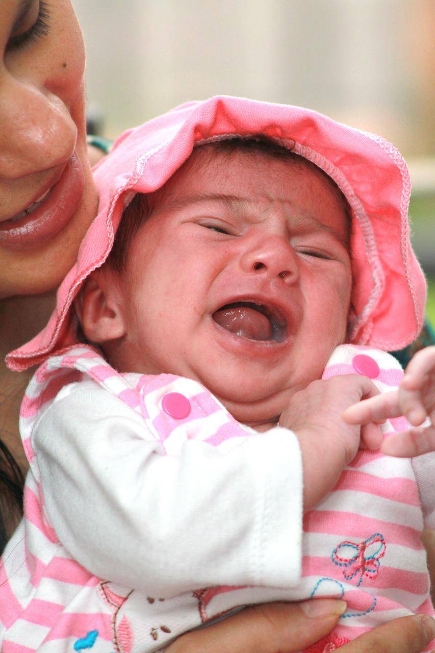 宝宝哭闹不止，又出现这4个症状，可能是得了肠套叠！