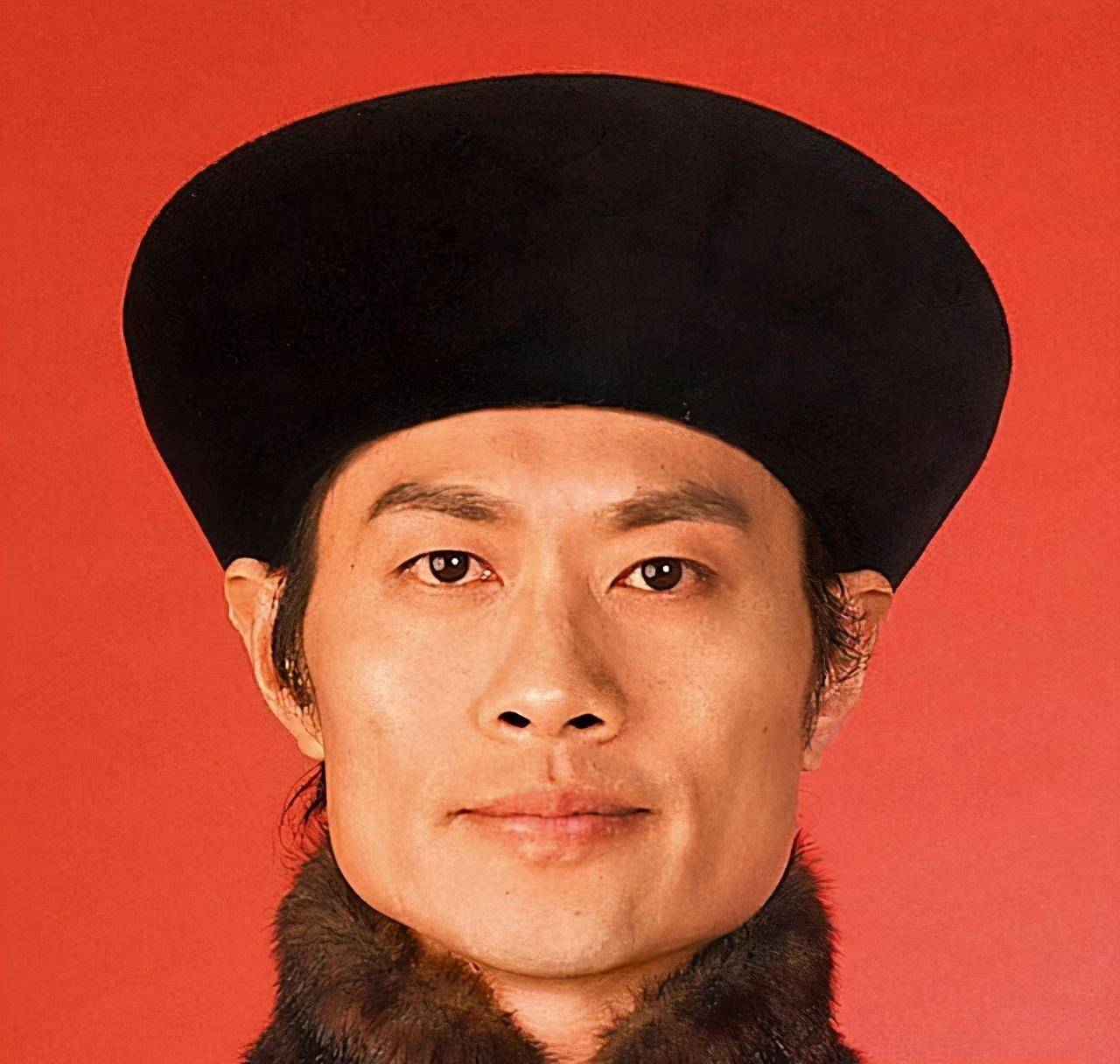 57岁黄德斌近照,与三位奸角同框显年轻,tvb加薪没能留住他_joyce_因为