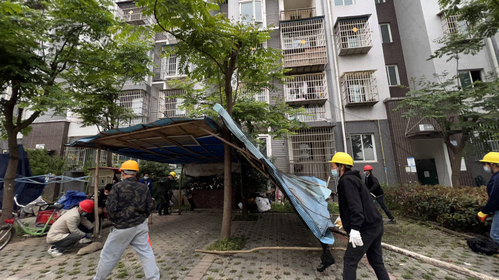 新城2号小区23处违建今天全部拆除