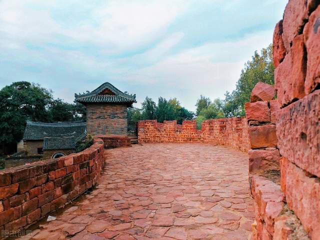 郭进拴雨后临沣寨