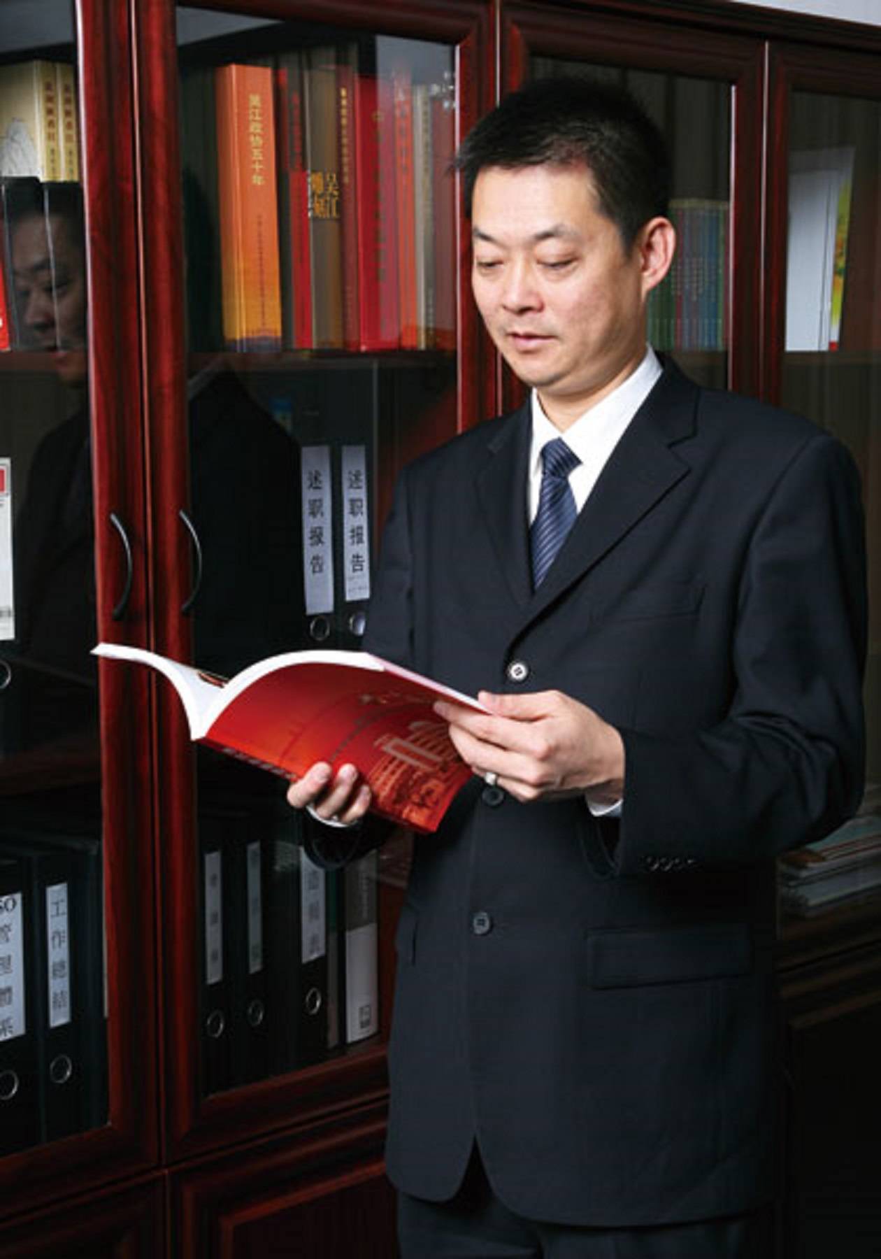 福建晋江又出"黑马":17岁闯社会,28岁起创办a股,现身价90亿_施清_台华