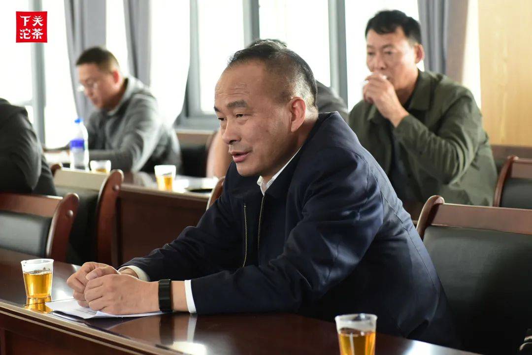 大理州政协副主席施双林一行莅临下关沱茶银桥厂区调研