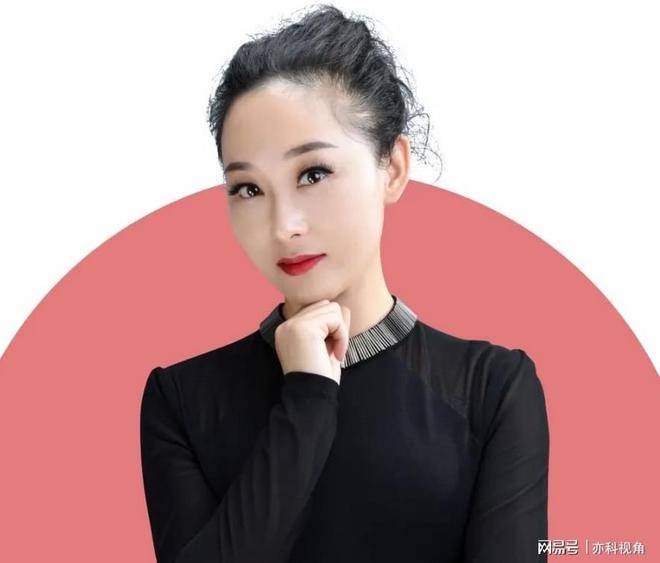 金辉地产:绽放金辉"她力量" 特写(上)_工作_客户_钟雯