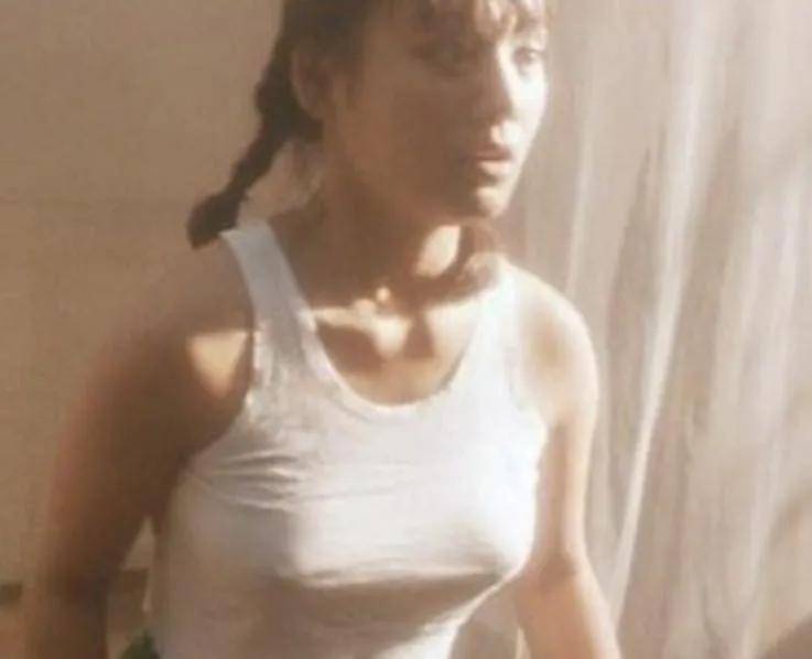 她们卖弄性感为什么没人骂