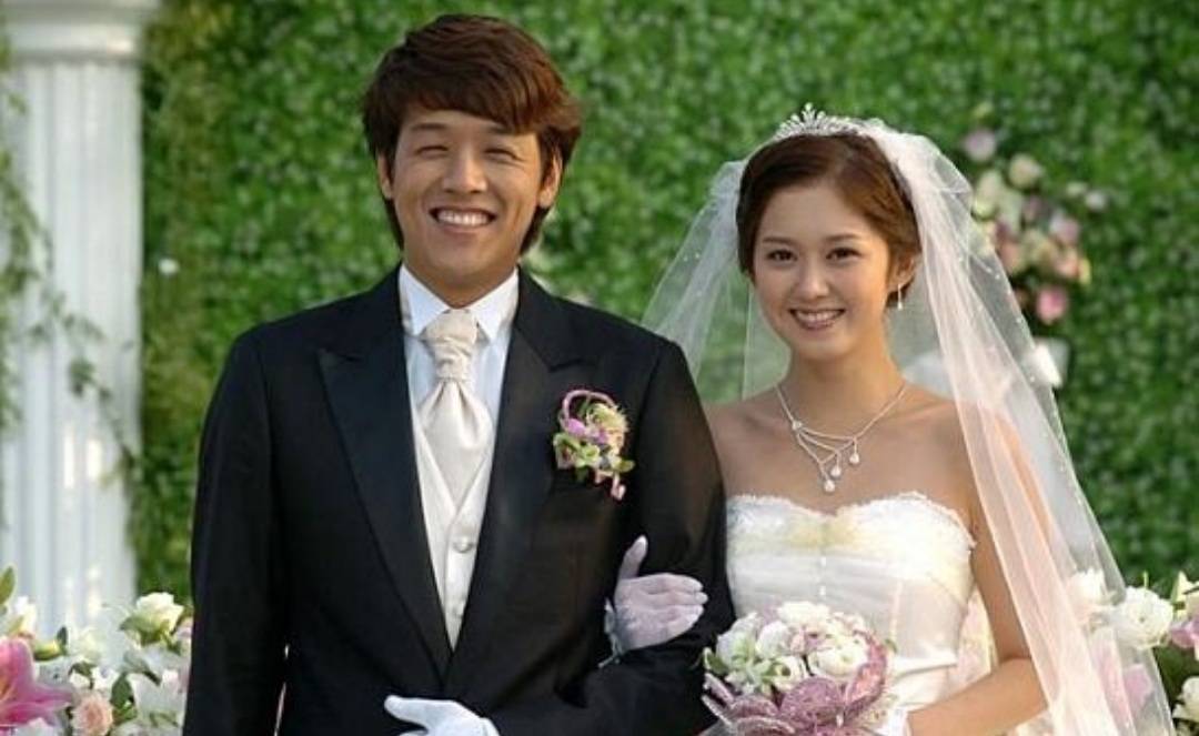 以柳时元的家庭背景来看,他的经历完全不亚于影视剧中的男主角.