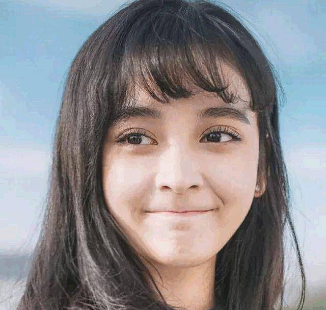 原来小时候的qq头像就是她,从小美到大_旭凤_王一菲_剧中