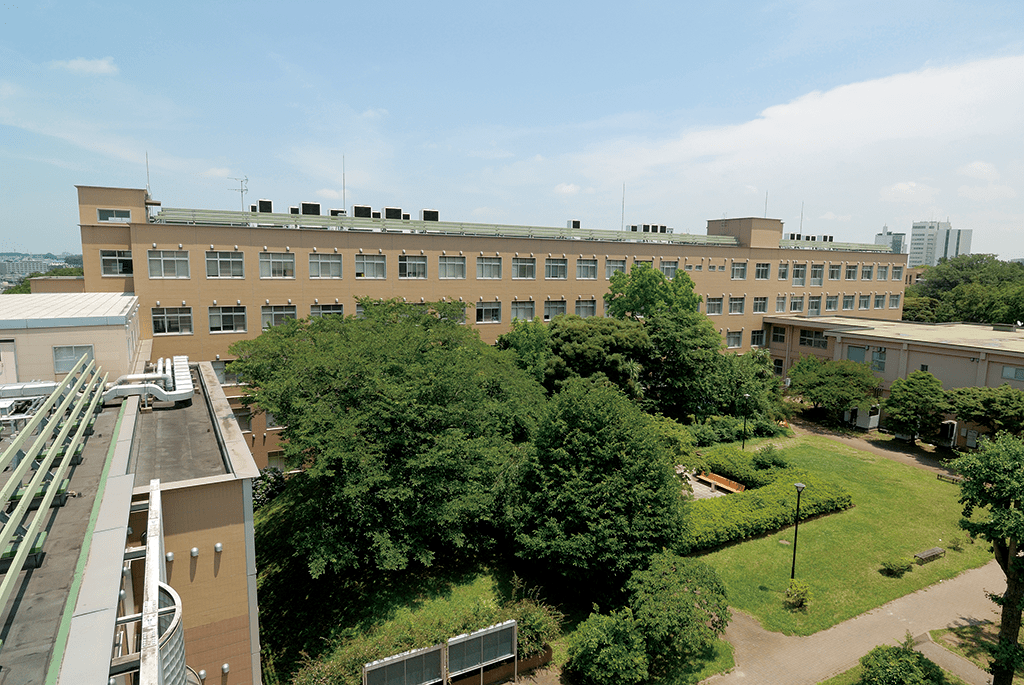0千叶大学诞生于1949年,是一所本部设置在日本千叶县千叶市稻毛区的