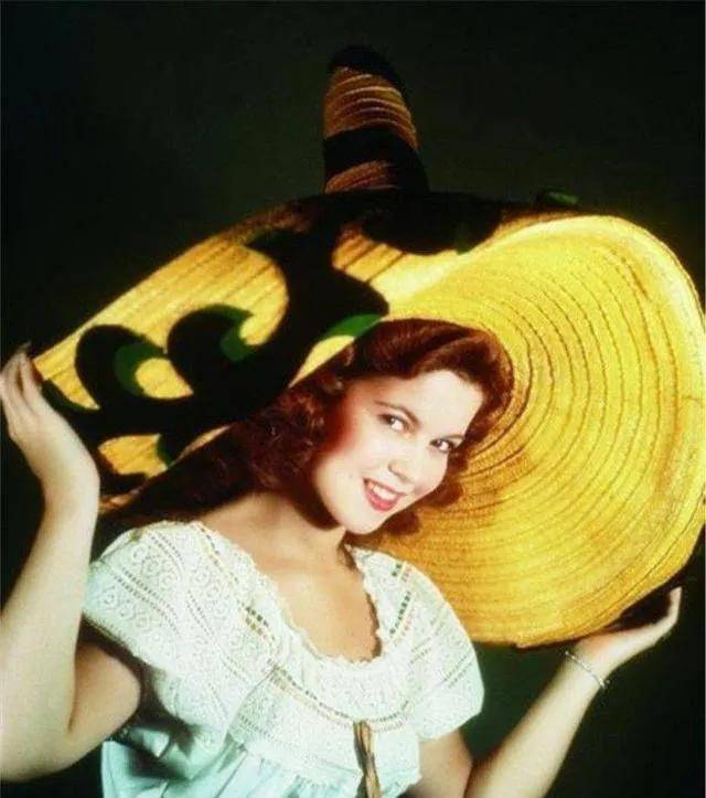 原创20世纪30年代好莱坞著名童星天使般的精灵秀兰邓波儿的一生