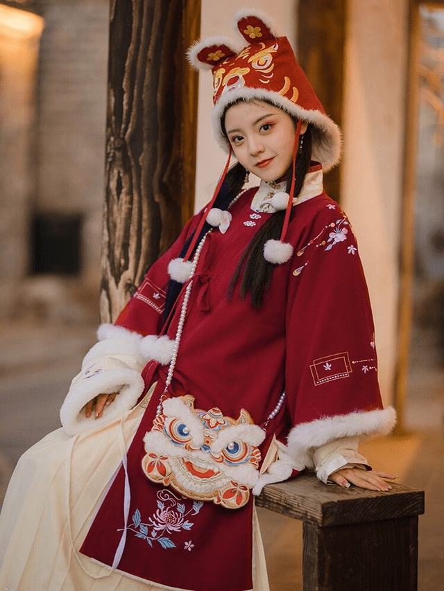 原创盘点适合过年穿的汉服不仅精致还很喜庆长辈见了也夸好看