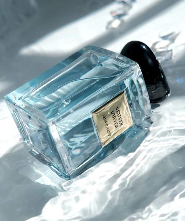 魅姬国际美妆——阿玛尼岩兰草|冰川消融的味道_香水_系列_小豆