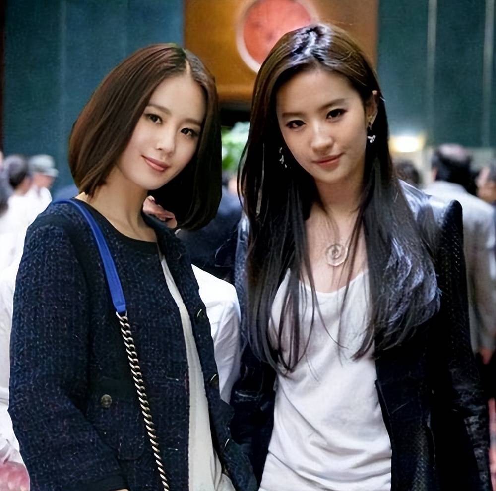 女明星同框必有一输换一个角度来看这可是双倍的美好