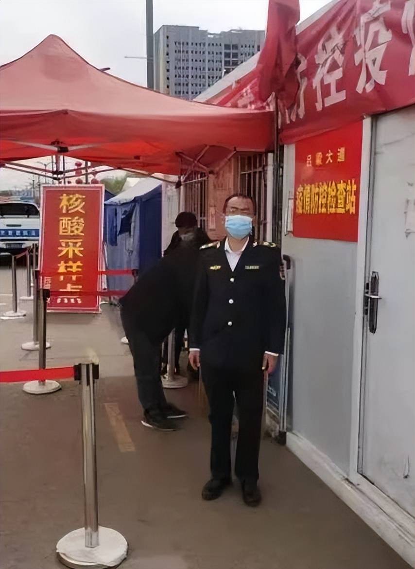 战疫一线城管人守护英雄吕梁城