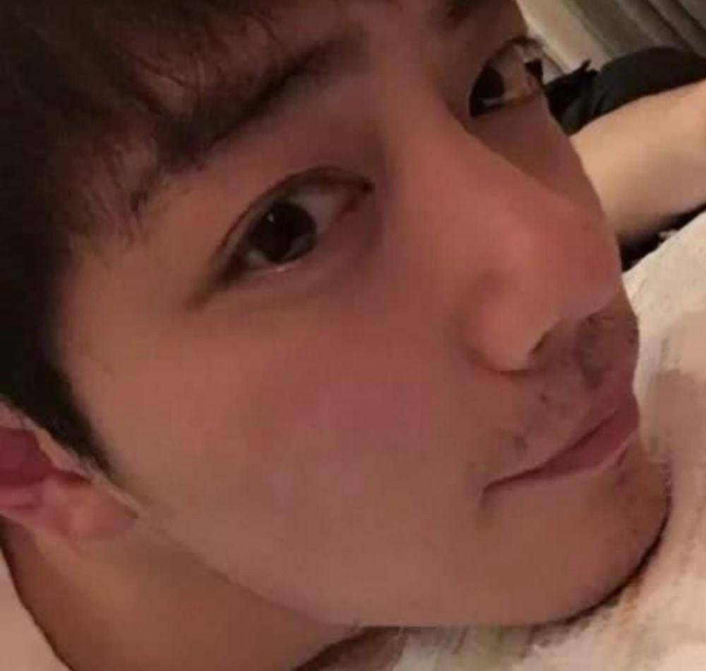 原创28岁的肖战晒小胡子素颜照本以为会是油腻大叔结果帅出新高度