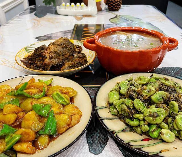 原创上海媳妇每天做晚餐晒朋友圈3个人3菜1汤成本要200元吗