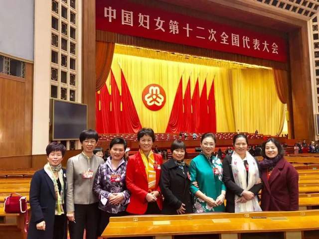 爱慕旗袍雅韵婉春风,珠辉玉丽竞秀冠群芳_福建省_女人_协会会长