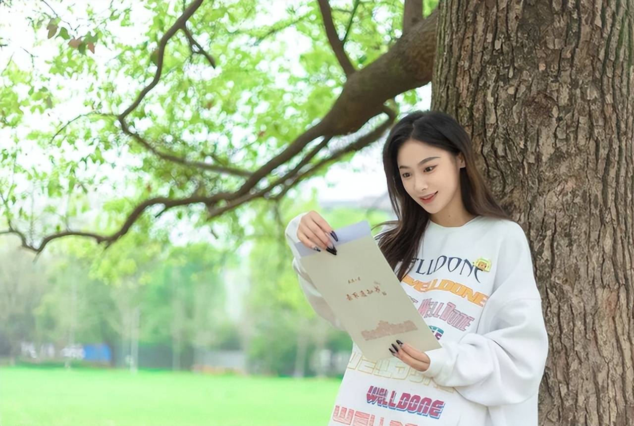 校花超过樱花成武大第1名片考生考不上武大我就报强基计划