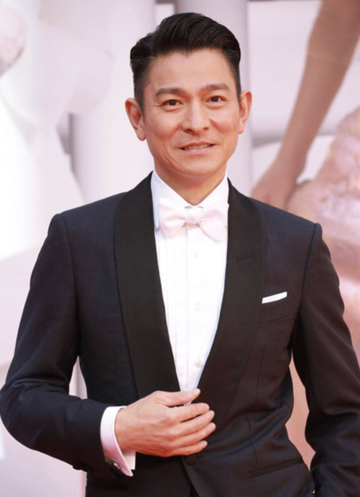 原创被刘德华藏了24年用青春换来地位年近50才传宗接代