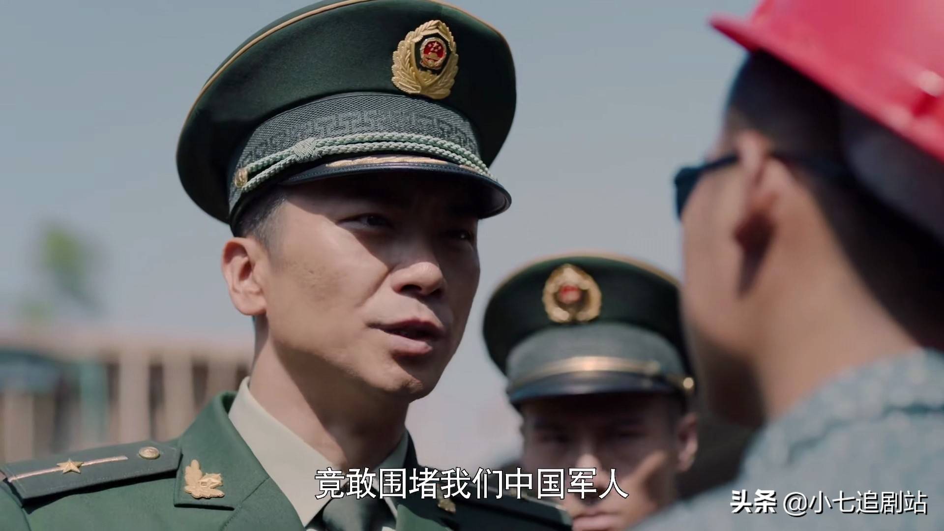 《特半岛·BOB官方网站战荣耀》抄袭《战狼2》？知道的我忍不住笑了(图5)