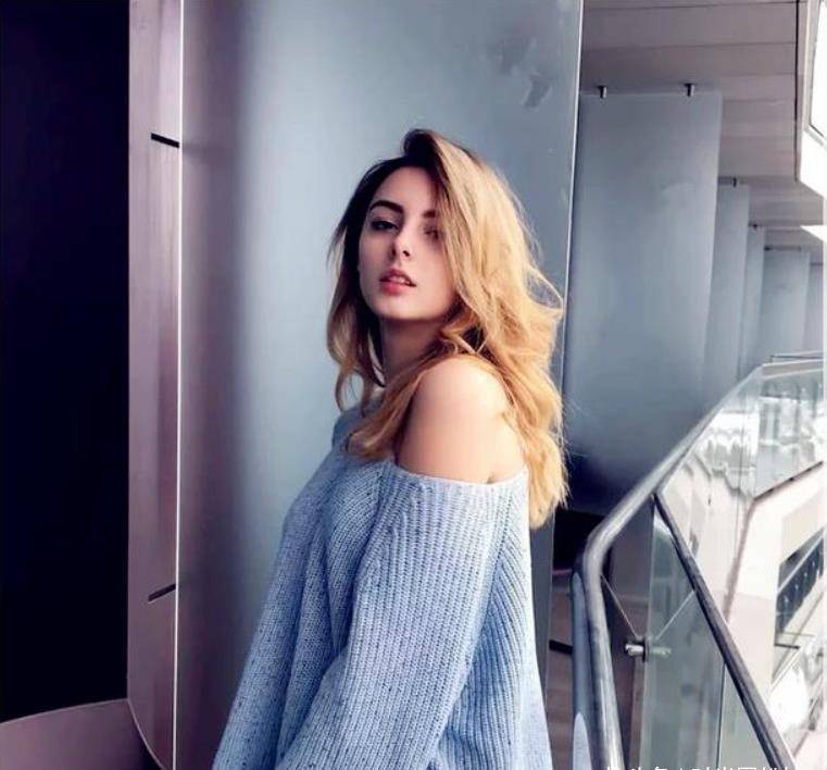 白俄罗斯18岁超模 气质独特仙女范,古典穿搭万人迷_marina_美女_身材