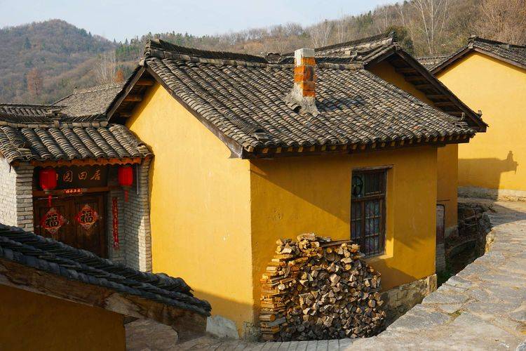 夯土老屋为家远离尘世繁华夯土墙小院装修材料夯土漆