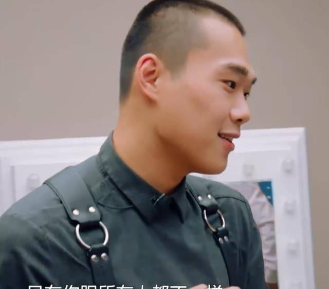 原创耿斯汉人设崩塌给袁娅维送袜子送金莎暖水袋还说不是海王