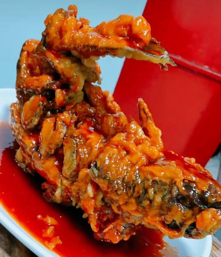 一,浇汁鱼制作方法:1.