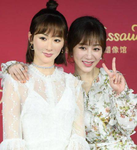 赵丽颖的蜡像更胖,唐嫣的像"复制黏贴"_杨幂_刘诗诗_气质