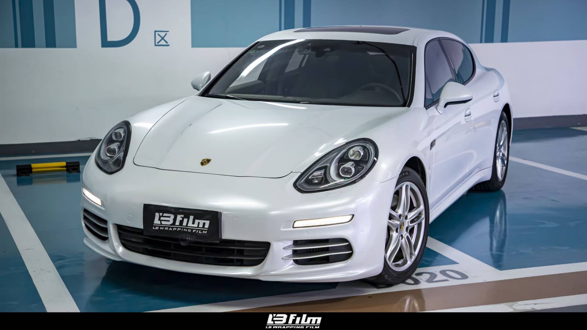 保时捷帕拉梅拉lbfilm改色膜超亮金属象牙白