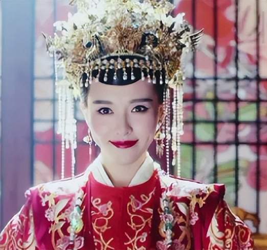 盘点娱乐圈"凤冠霞帔"最美10位女星,敢问哪位佳人能拿捏住你?