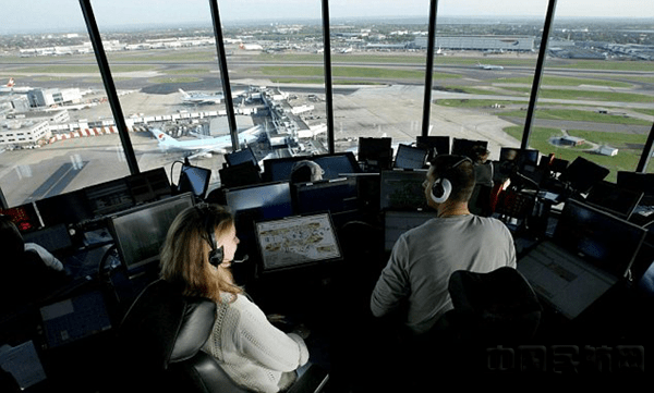 机场指挥中心双娇:光纤kvm与分布式kvm剖析面面观_信号_传输_系统