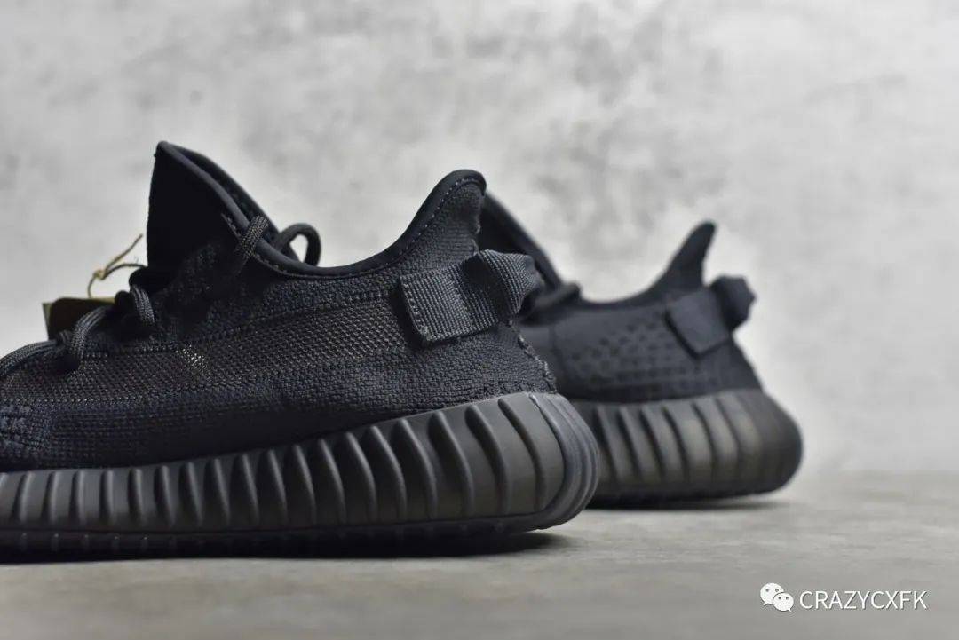 阿迪達斯椰子 adidas yeezy boost 350 v2 onyx 純黑武士運動鞋_黑色