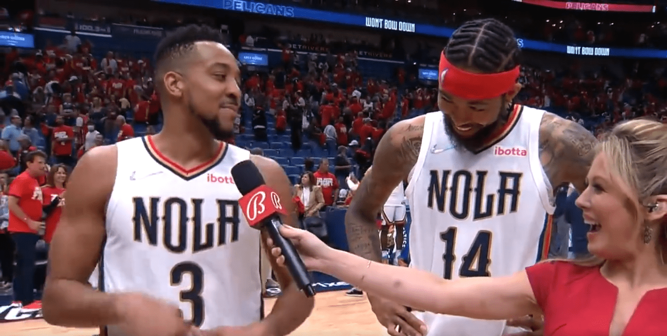 英格拉姆爆砍30分接受采访,cj一旁手舞足蹈为他庆祝_鹈鹕_保罗_麦科