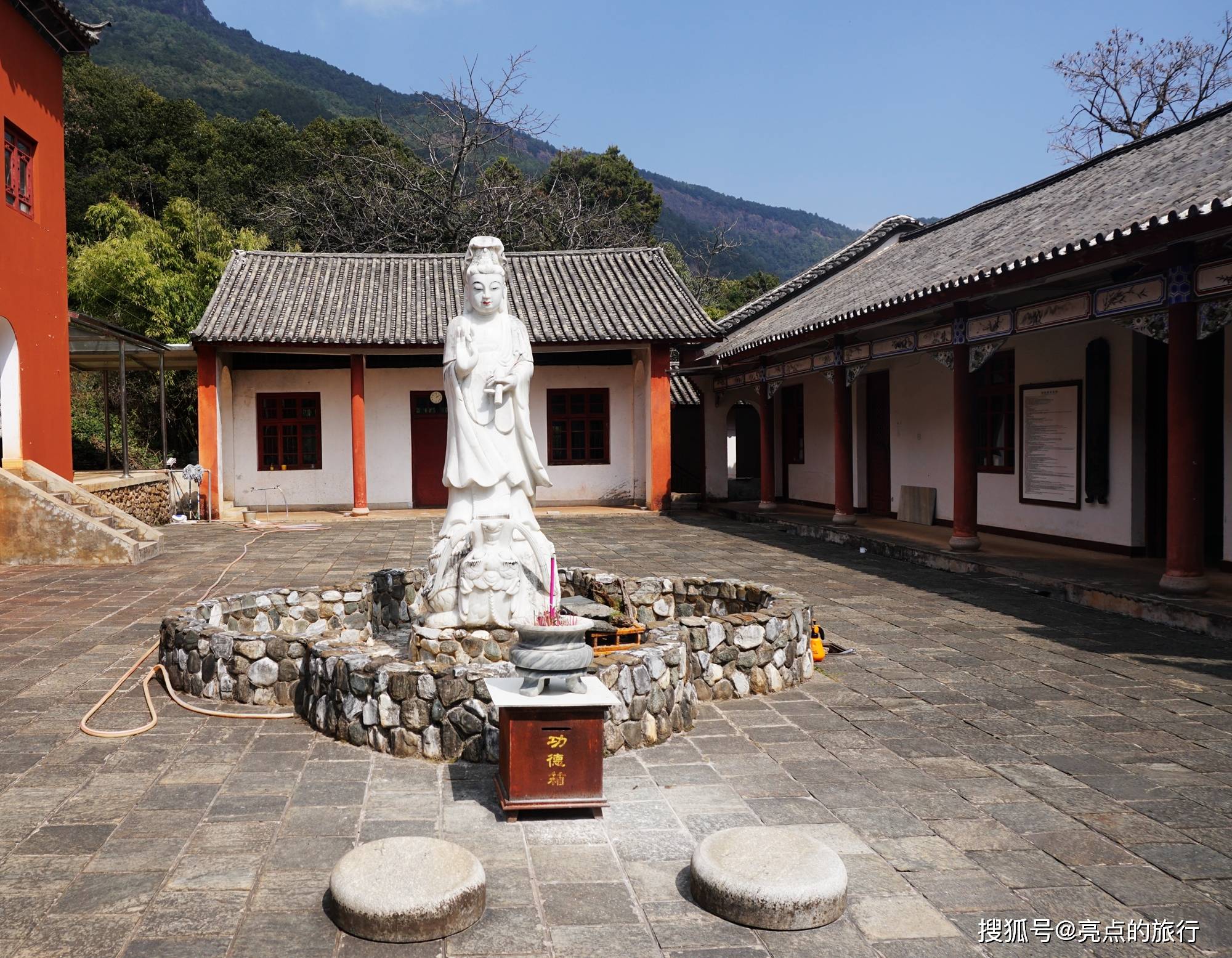 鸡足山虚云禅寺住持图片