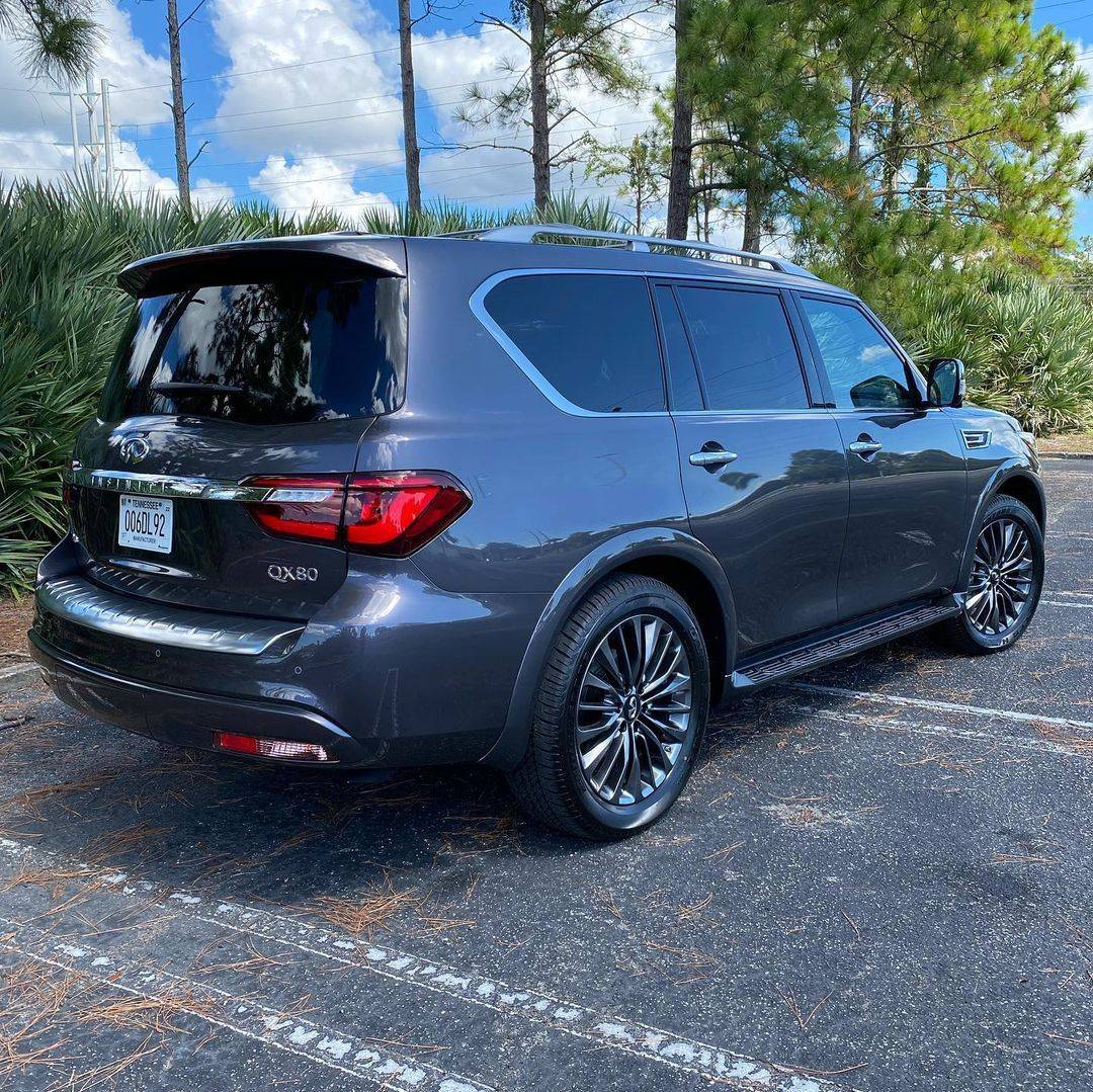 日产“旗舰”QX80实拍,豪华又精致,气场不输揽胜,8缸动力+四驱_搜狐汽车_搜狐网