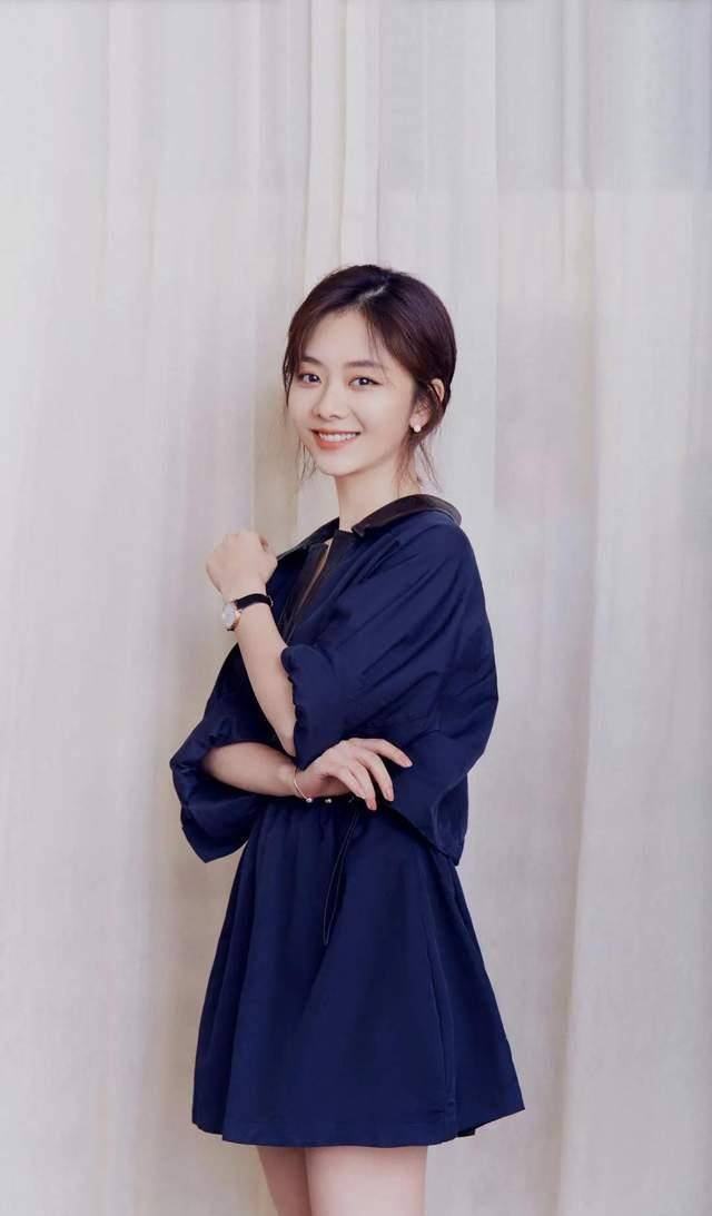 原创氛围感女神30岁演学生毫无违和感人美演技更美的90后女孩