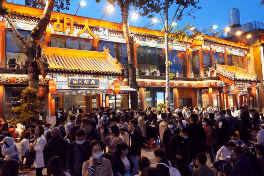 火了20年,扎根簋街卖小龙虾,胡大凭啥?_郭冬_北京_孙玉