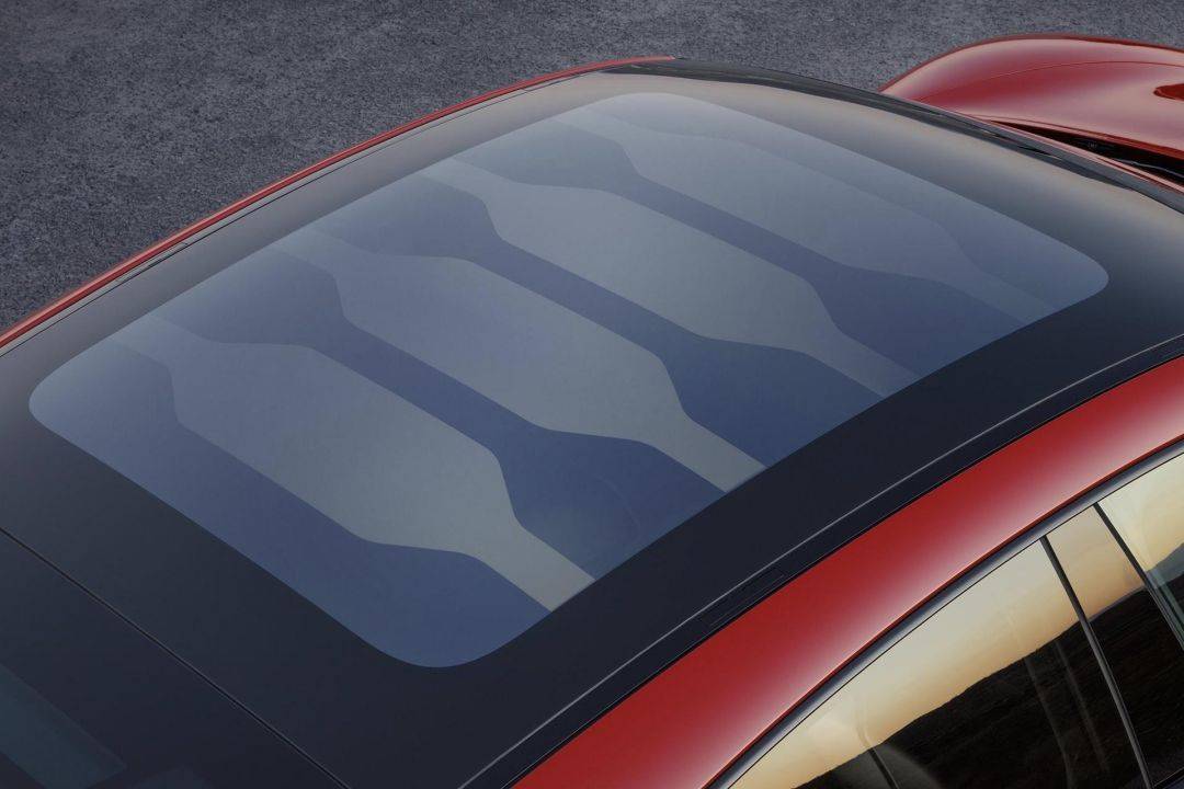 搭载行业首创光线控制全景天窗保时捷taycangts开启预售1392万元