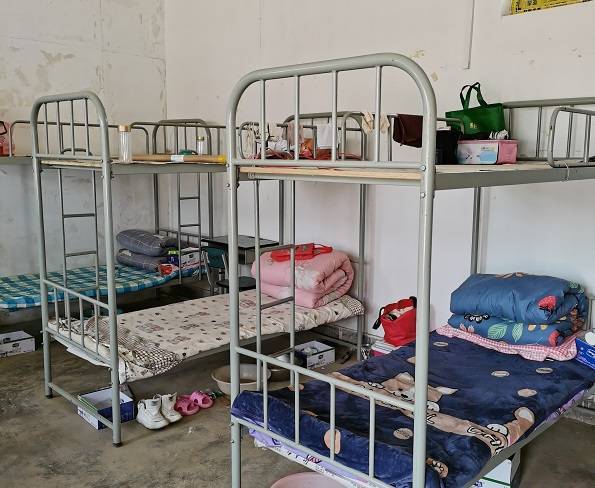 30多年前,农村中学住校学生,背一袋子馒头,走十多里路