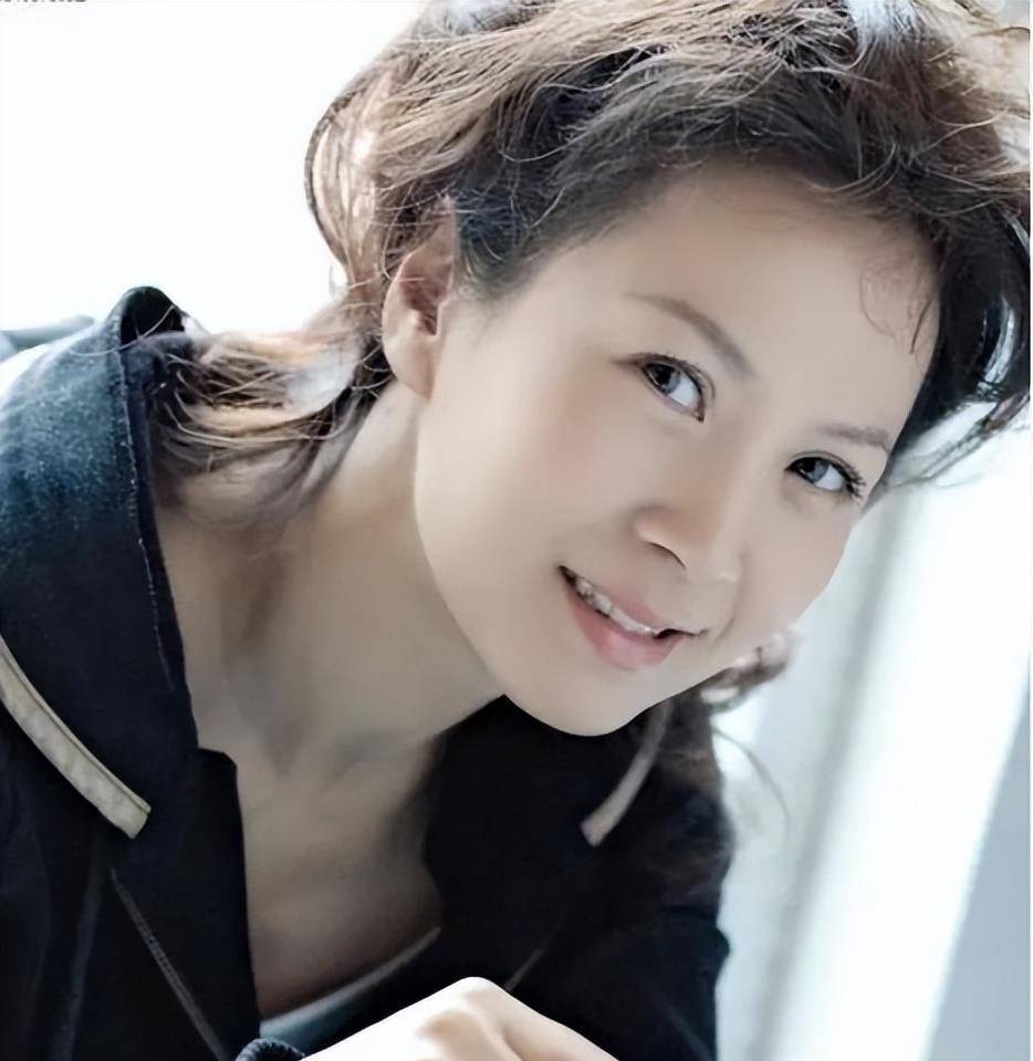 原创80年代当红女星赵越凭蹉跎岁月爆红如今过得怎么样了