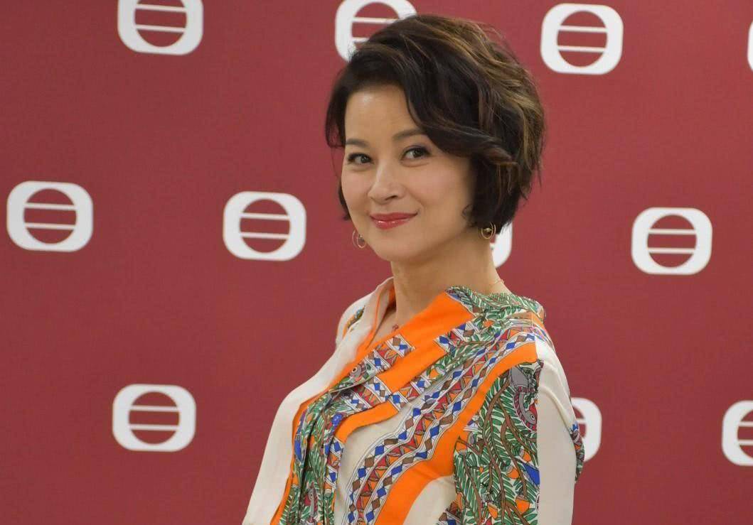 曾遭大12歲前夫家暴,如今56歲事業翻紅卻單身_黎燕珊_劉永_孩子