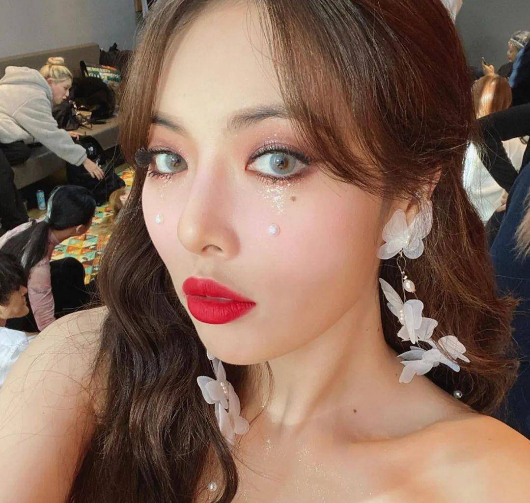 你我她都hold不住的"泫雅妆",还能火多久?_眼影_紫色_舞蹈