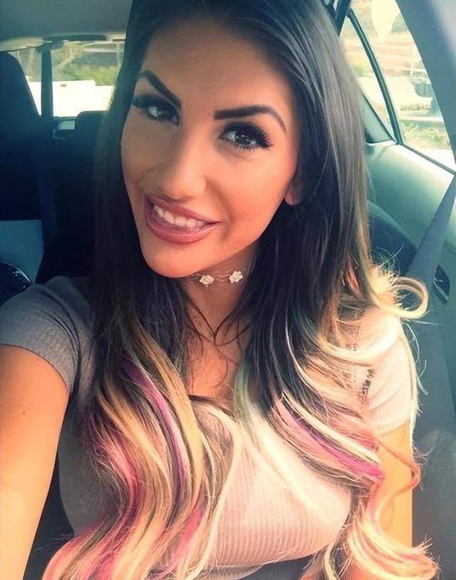 原创欧美天然女星augustames17岁出道当演员23岁香消玉损